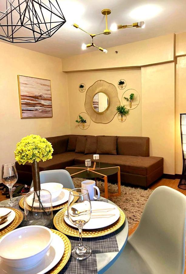 The Lancris Residences, 2 Bedrooms, 1 Bathroom, Living-Room, Kitchen & Pool Is Free Paranaque City Kültér fotó