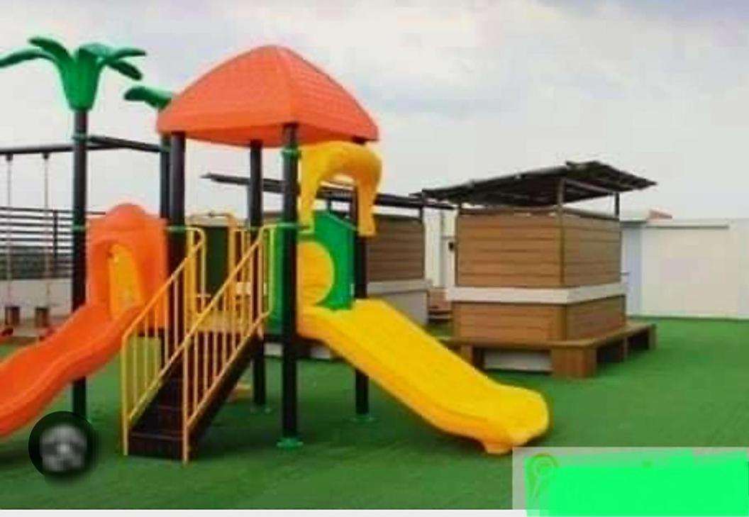 The Lancris Residences, 2 Bedrooms, 1 Bathroom, Living-Room, Kitchen & Pool Is Free Paranaque City Kültér fotó