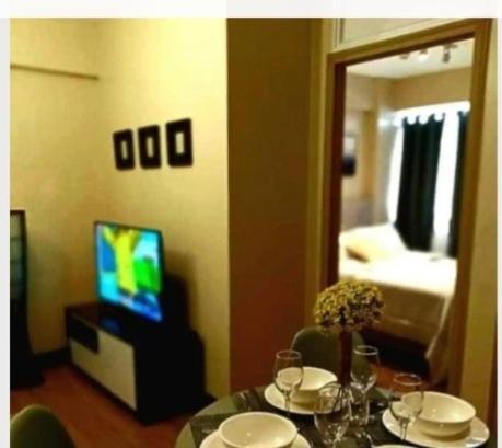The Lancris Residences, 2 Bedrooms, 1 Bathroom, Living-Room, Kitchen & Pool Is Free Paranaque City Kültér fotó