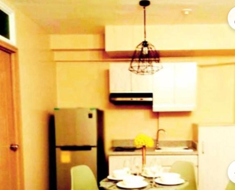 The Lancris Residences, 2 Bedrooms, 1 Bathroom, Living-Room, Kitchen & Pool Is Free Paranaque City Kültér fotó